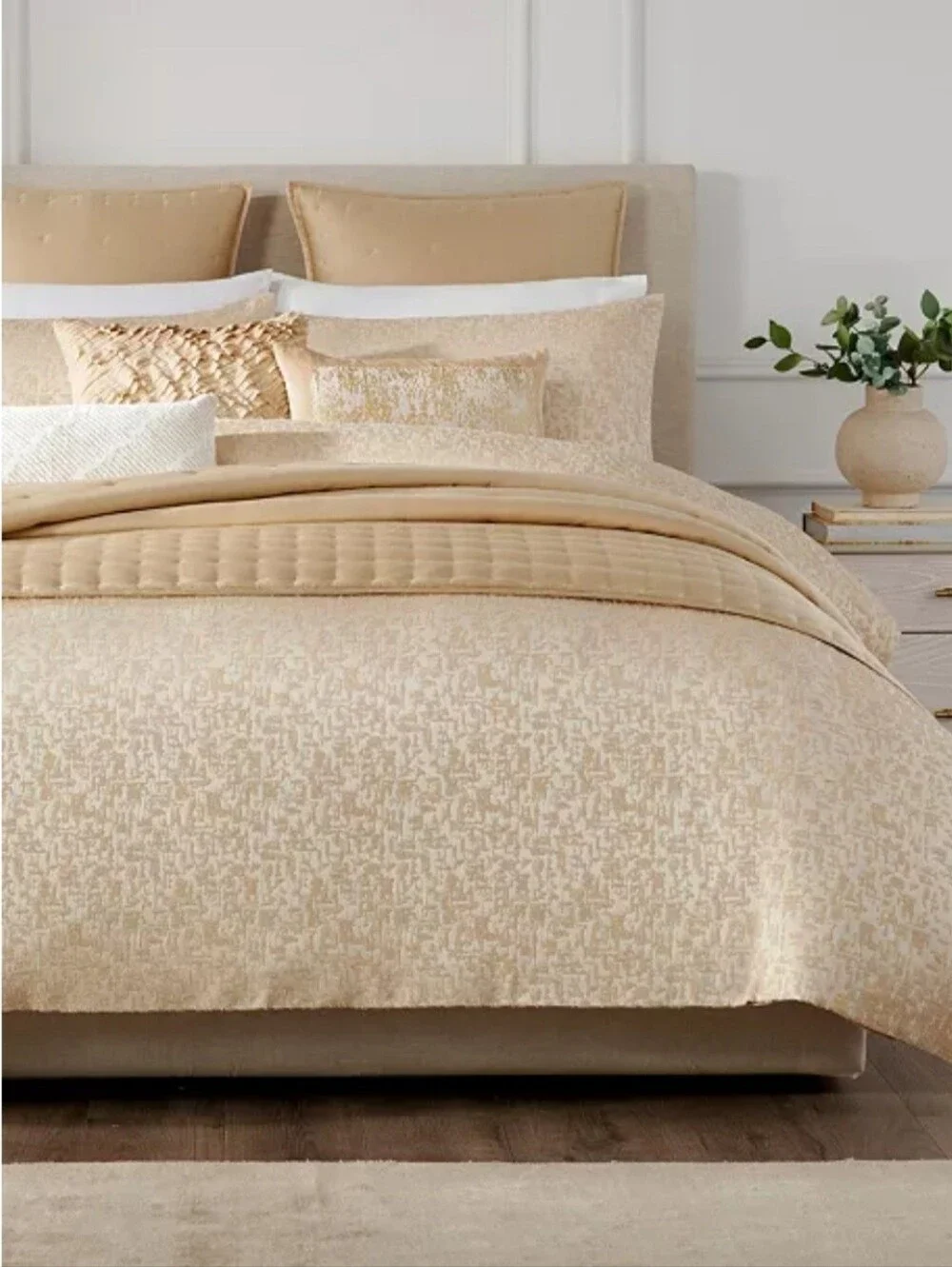 Donna Karan Home Fragment Collection FULL / QUEEN Duvet Cover Gold